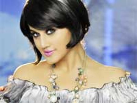 Dasari sends flower bouquet to Tapasee