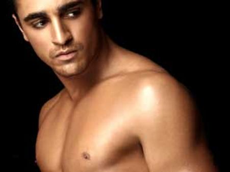 Imran Khan surpasses Emraan in love making