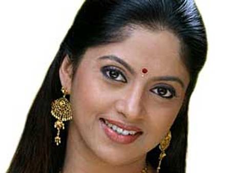 Nadia Moidu signs to star in Joshy's Sevens