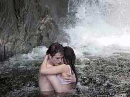 Pattinson-Stewart's romantic scenes unleashed