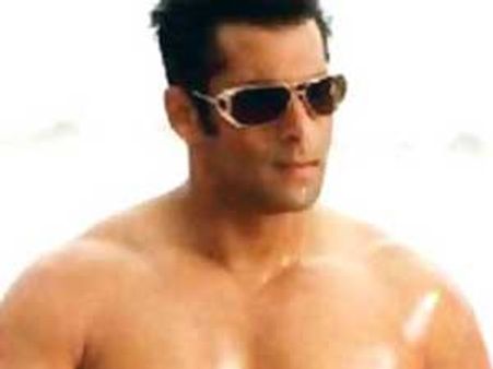Salman gets kurta phaad tribute on Guinness World Record