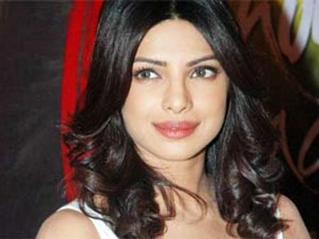 When Priyanka turns cause of injury for fan