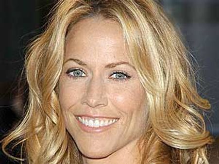 Sheryl Crow hides her love life for kids