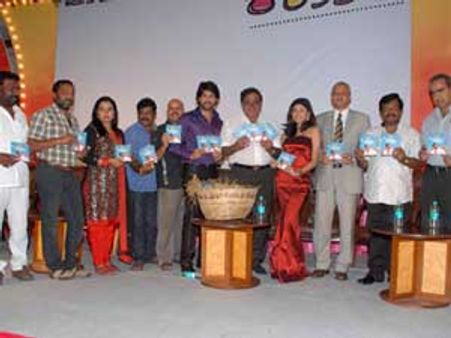 Ambareesh releases Yash's Kirataka audio