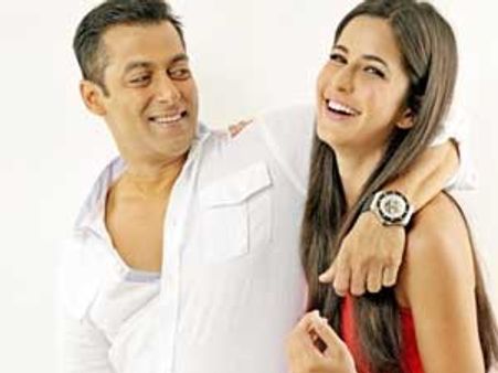 Salman hugs ex-girlfriend Katrina