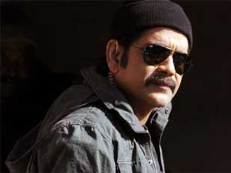Nagarjuna narrowly escapes plane accident