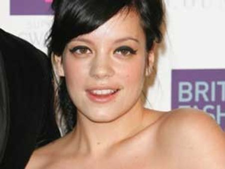 Lily Allen to honeymoon at Glastonbury