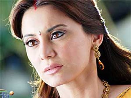 Minissha Lamba slammed by Shobhaa De