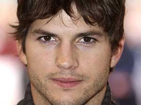 Ashton Kutcher to star only 1-year on Two and a Half Men