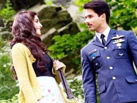 Sonam-Shahid still on warpath