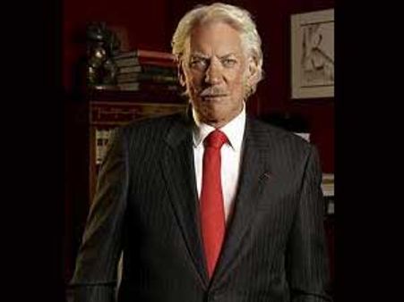 Donald Sutherland signs The Hunger Games