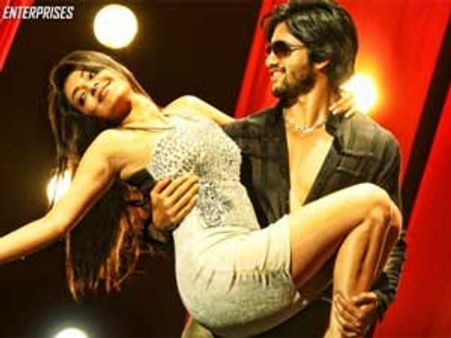 Naga Chaitanya's Dhada - first look