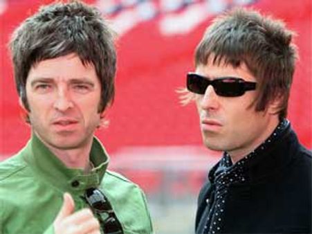 Noel Gallagher wants his brother to attend his wedding