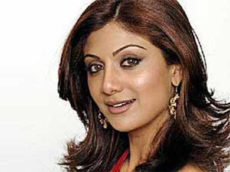 Shilpa stays away from Baba Ramdev controversy