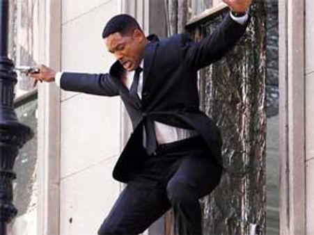 Will Smith's dare devil act in Men In Black 3