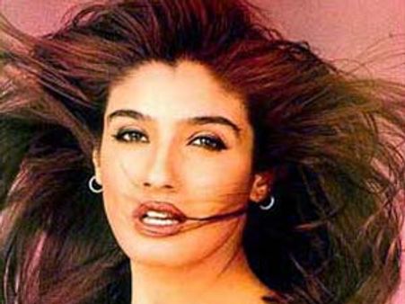 Raveena Tandon does an item number for Bbuddah