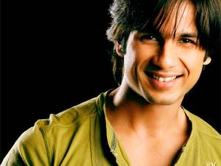 Shahid Kapoor in love with a new girl