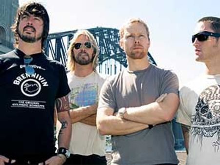 Foo Fighters have fun with caterers on another world tour