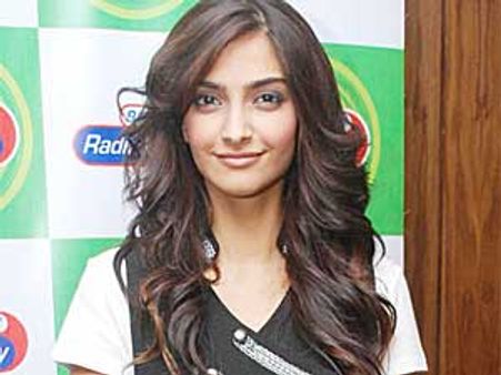 Sonam spends her birthday with Bhansali