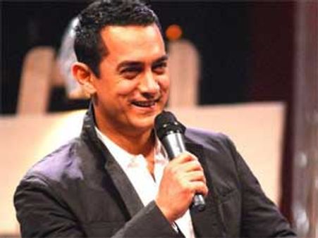 Aamir Khan decides to avoid Amole Gupte, Anusha Rizvi