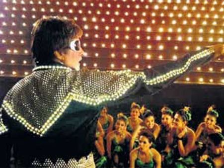 Amitabh Bachchan dons Yaarana costume in Bbuddah