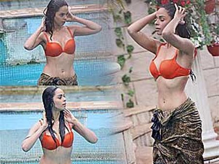 Mallika thinks Vidya is the hottest