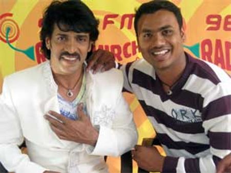 Upendra dines with Radio Mirchi listeners