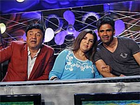 Suniel Shetty's daredevil act on Entertainment Ke Liye...