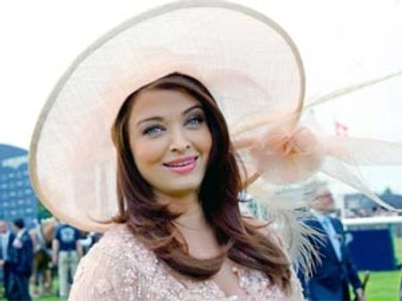 Aishwarya's pregnancy changes Heroine schedules