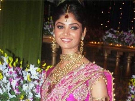 Ratan Rajput taking it Rakhi Sawant way?