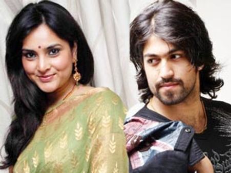 Ramya performing with Yash at 58th Flimfare Awards?