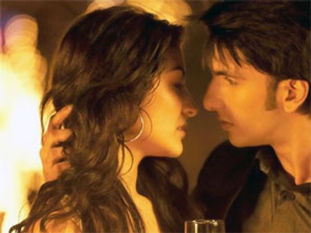 Anushka's kiss leaves Ranveer speechless