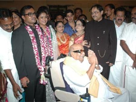 Karunanidhi wishes newly wed Selvaraghavan