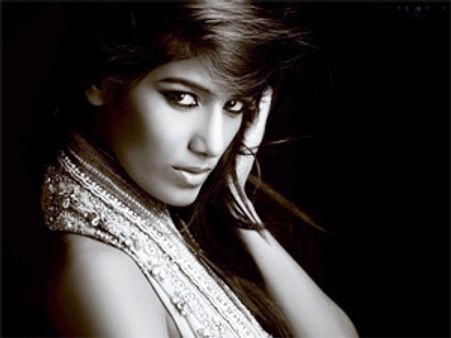 Poonam Pandey refuses to do item songs