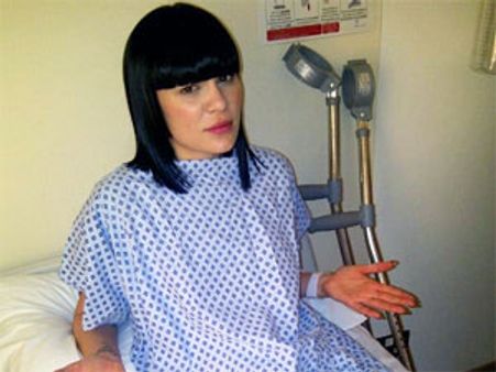 Jessie J had girl experience at 17
