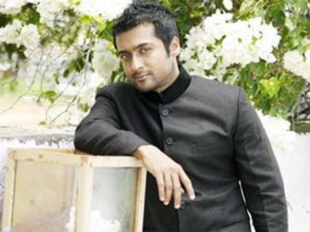 Surya's 7 Aum Arivu wrapped up with a party!