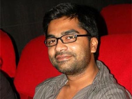 Simbu denies approaching Nayantara for item song