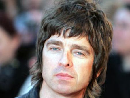 Noel Gallagher still in touch with Oasis bandmates