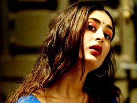 Kareena's Chameli look at Madame Tussauds