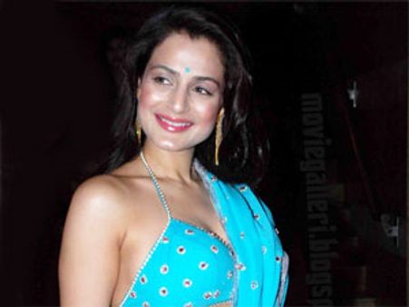 Ameesha ropes in Priyadarshan for her next film