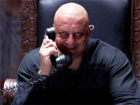 Sanjay Dutt goes bald to beat the heat