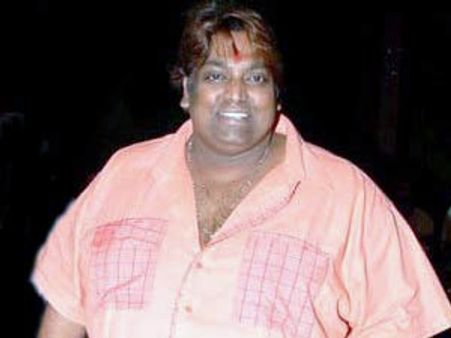 Choreographer Ganesh Acharya turns baddie in Rowthiram