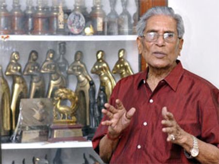 KS Sethumadavan's son Santhosh to remake Chattakkari