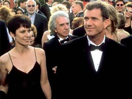 Mel Gibson reunites with estranged wife Robyn