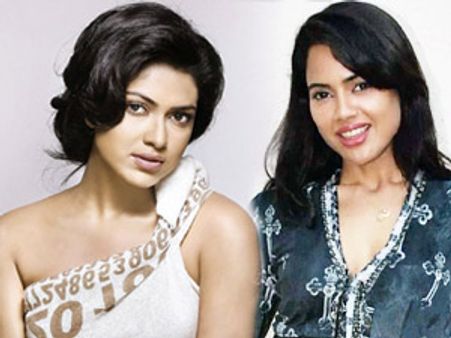 Amala Paul injures Sameera Reddy!