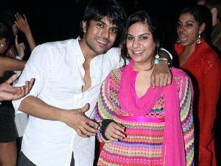 Ram Charan Teja-Upasana Kamineni partying picture!