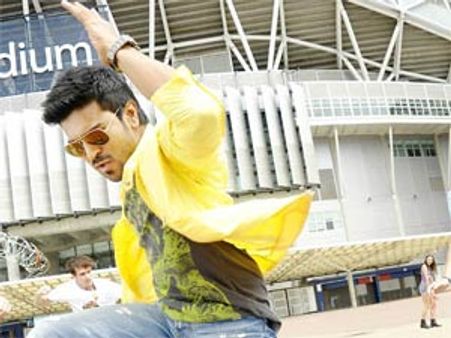 Ram Charan Teja to stun the audience in Racha