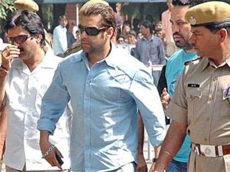 Salman Khan asked to appear before Jodhpur Court