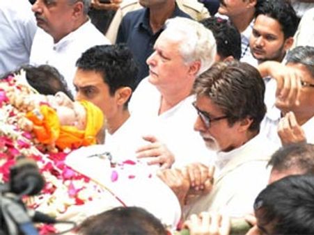 Bollywood's final goodbye to Shammi Kapoor!