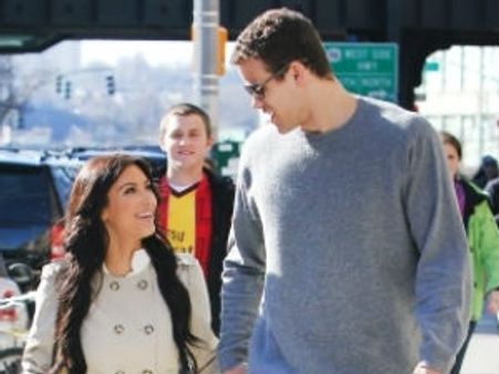 Kim Kardashian sells her wedding photos for $1.5 mn